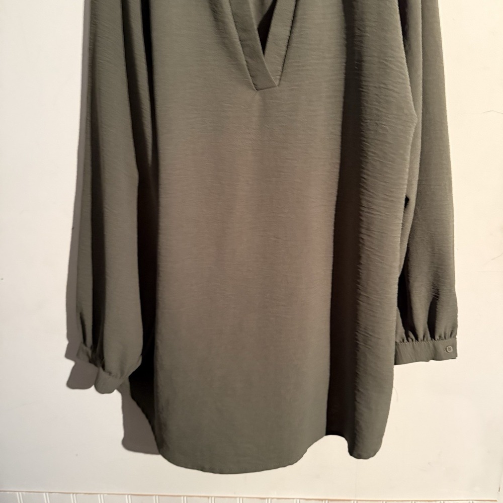 Adrianna Papell Top Size 2X Olive Basic Capsule Old Money Coastal Travel - Picture 3 of 4